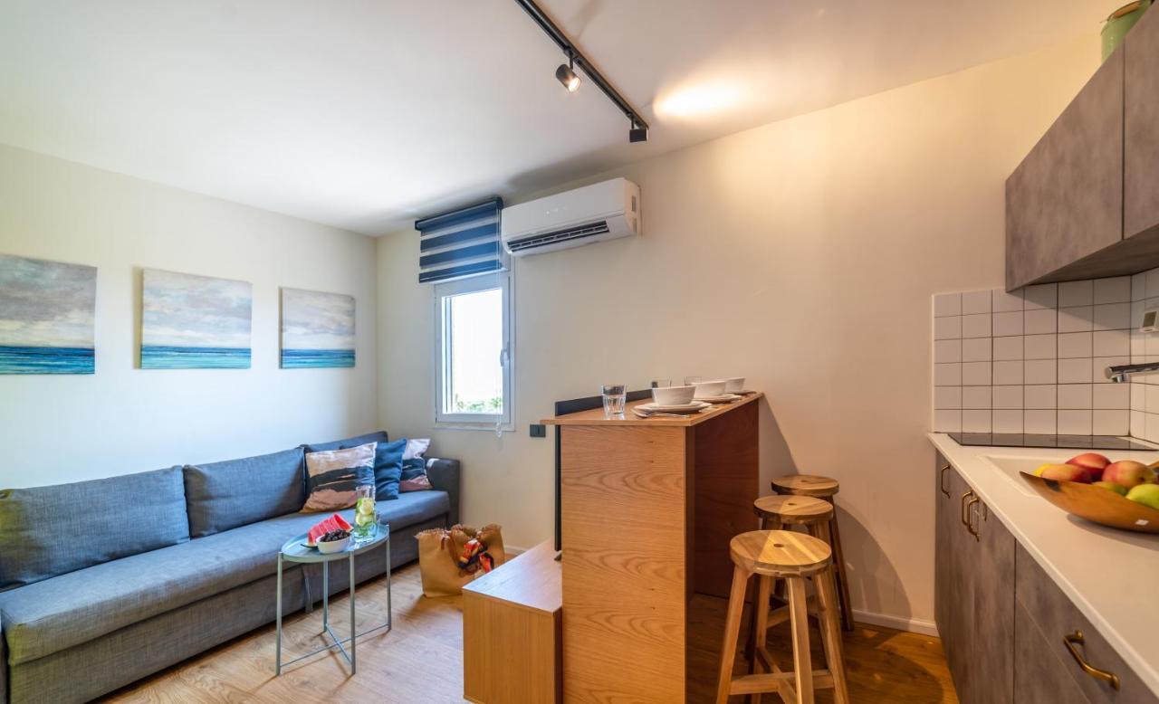 The Six Days Stylish One Bedroom Apartments Eilat Exteriör bild